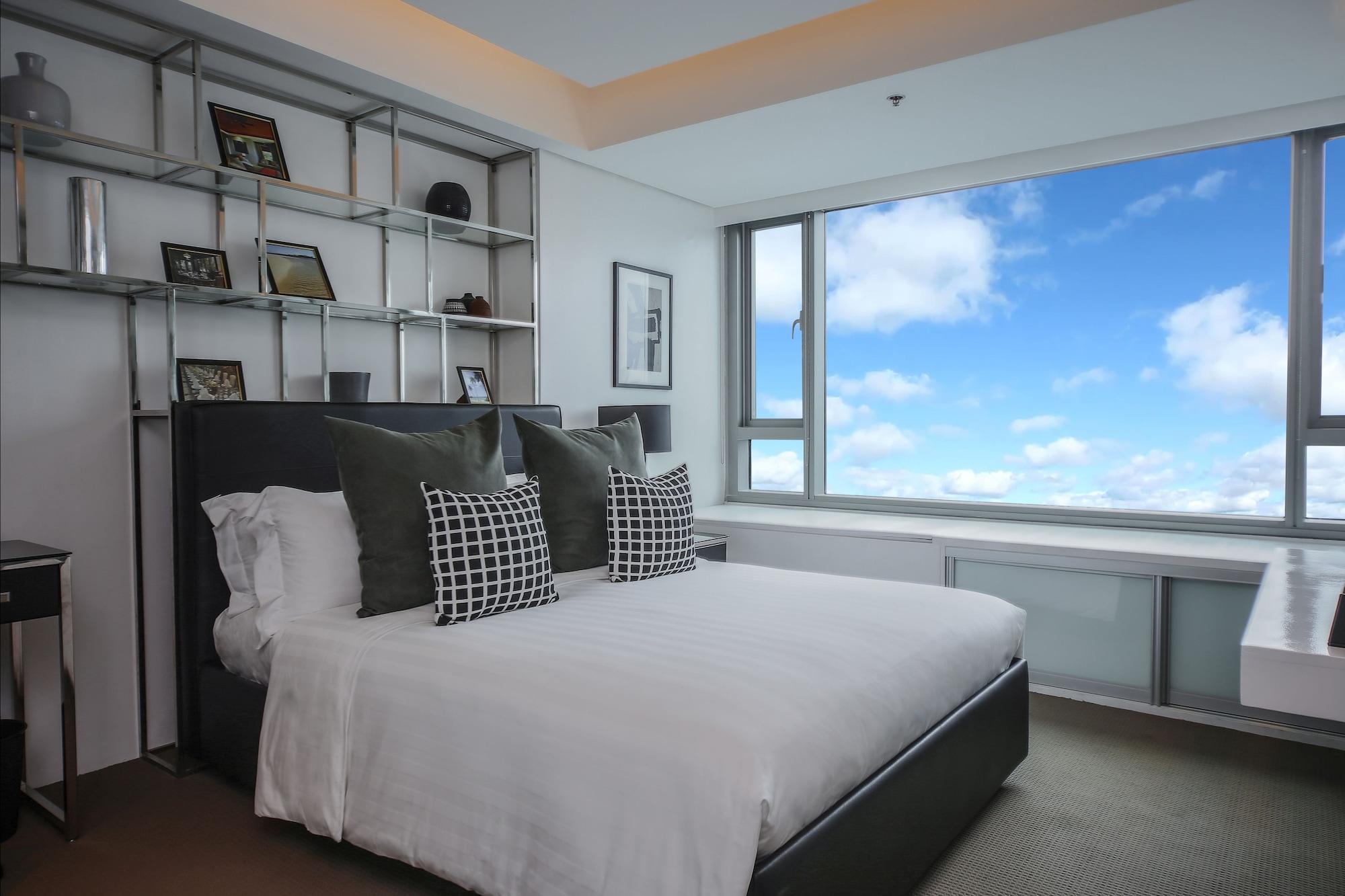 The Alpha Suites Makati City Екстер'єр фото