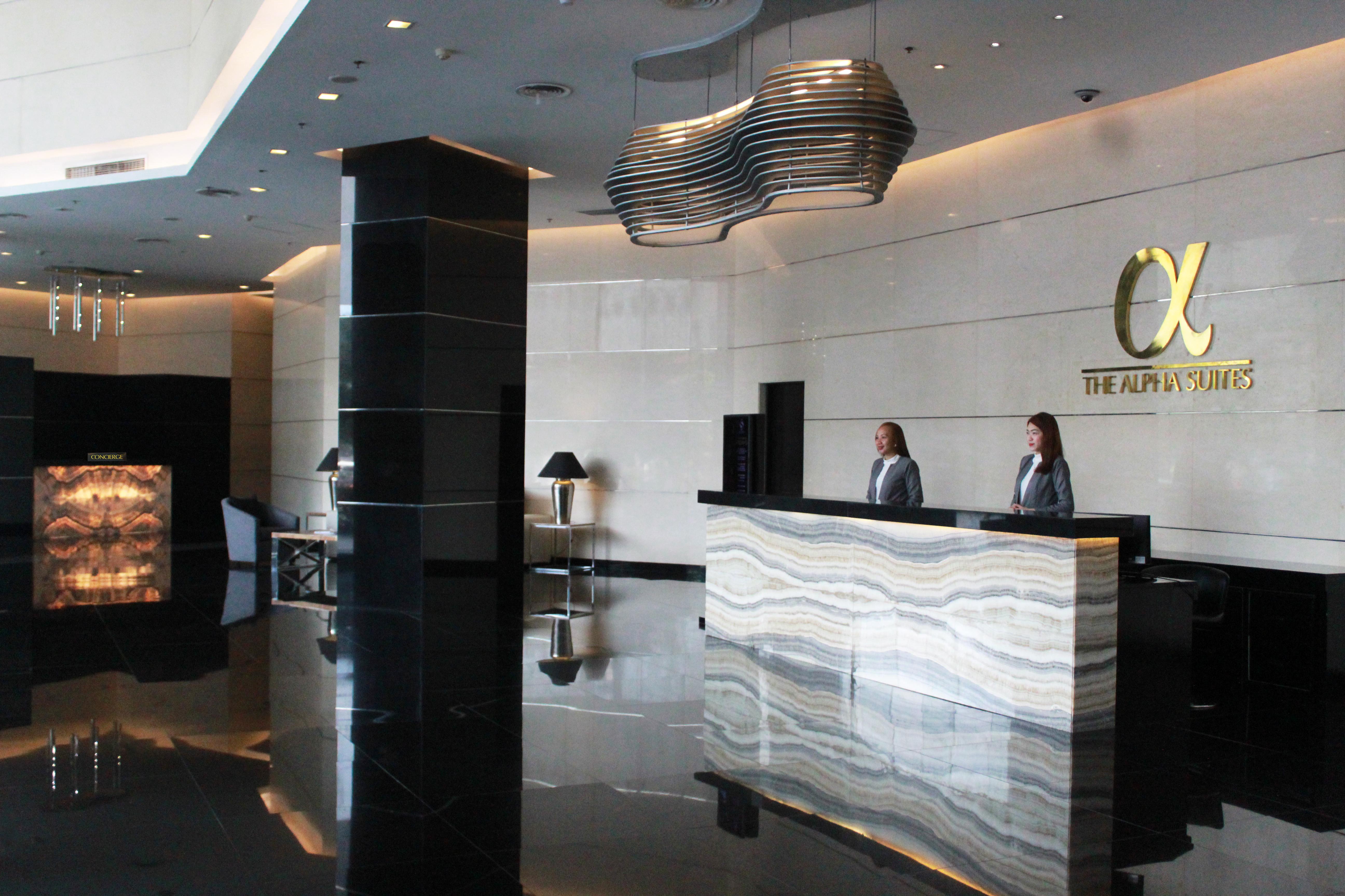The Alpha Suites Makati City Екстер'єр фото