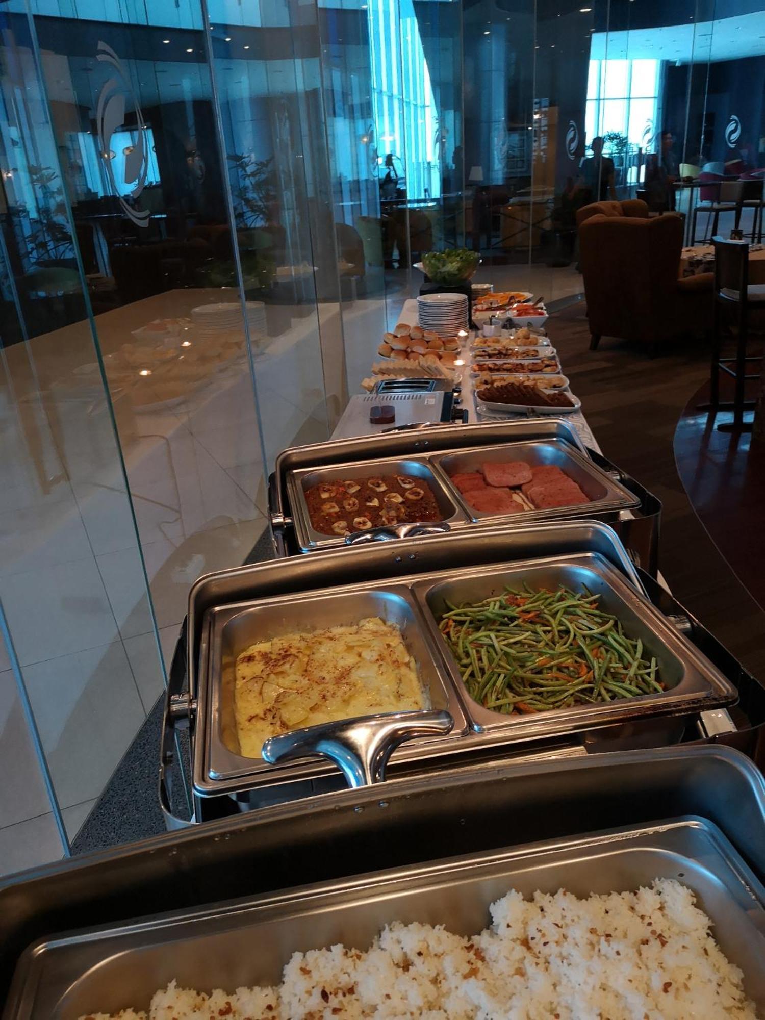 The Alpha Suites Makati City Екстер'єр фото