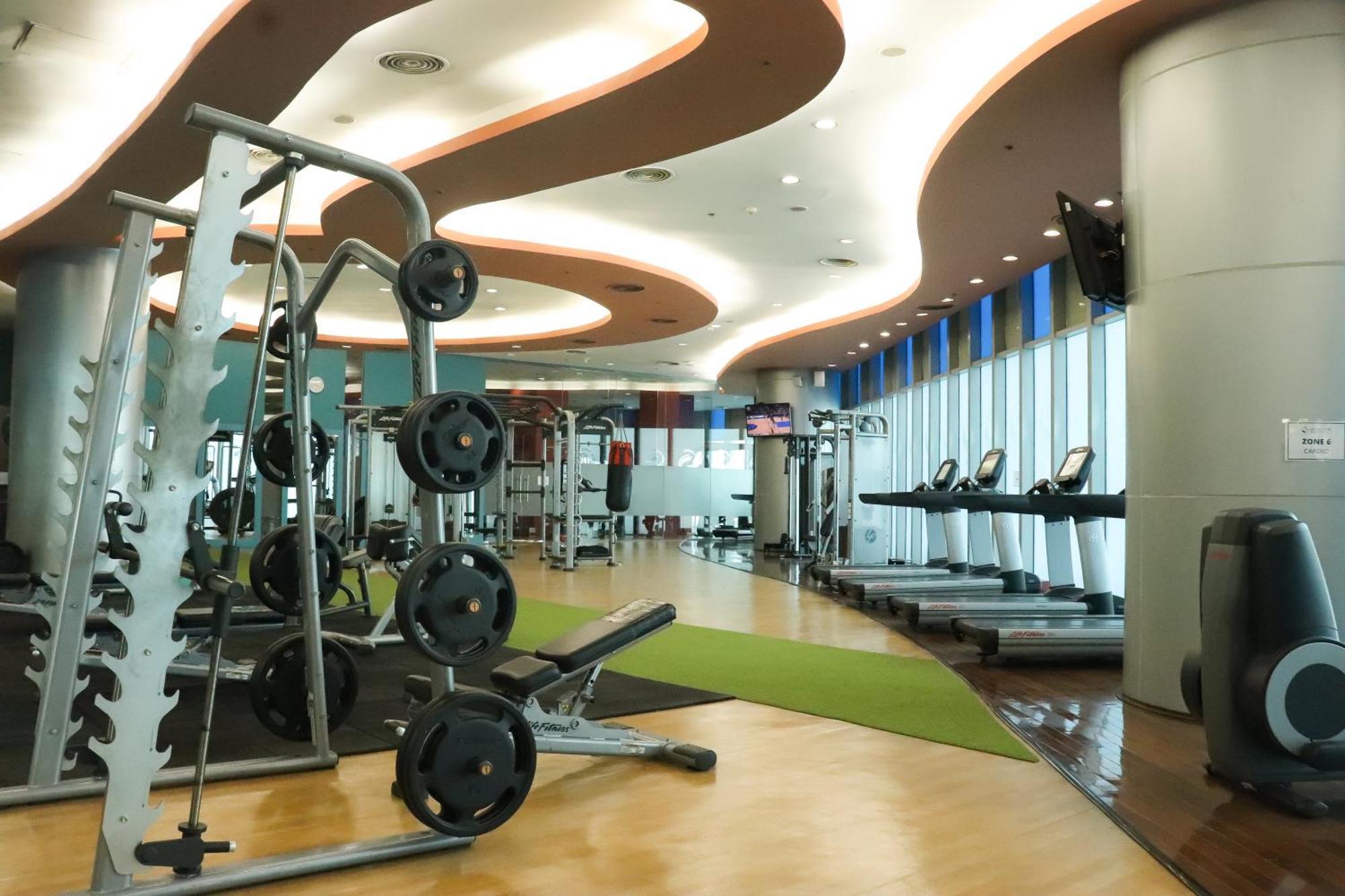 The Alpha Suites Makati City Екстер'єр фото