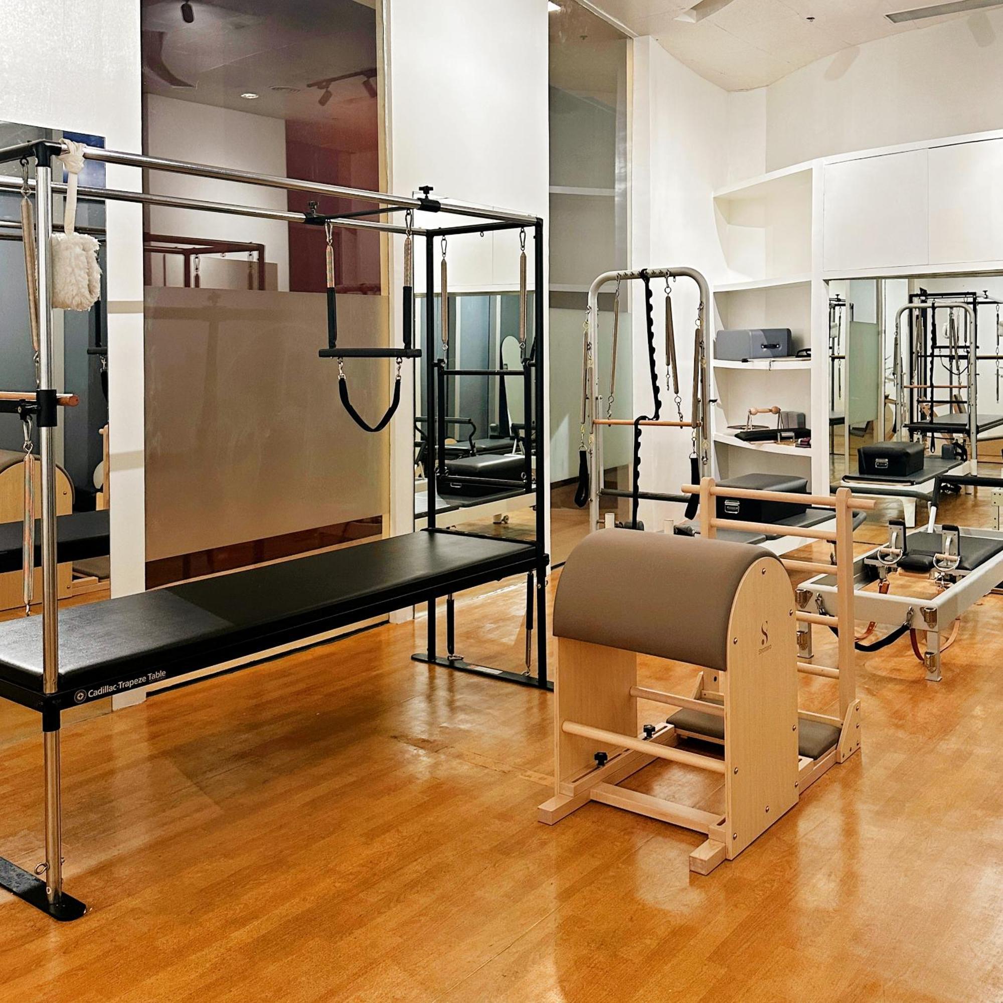 The Alpha Suites Makati City Екстер'єр фото