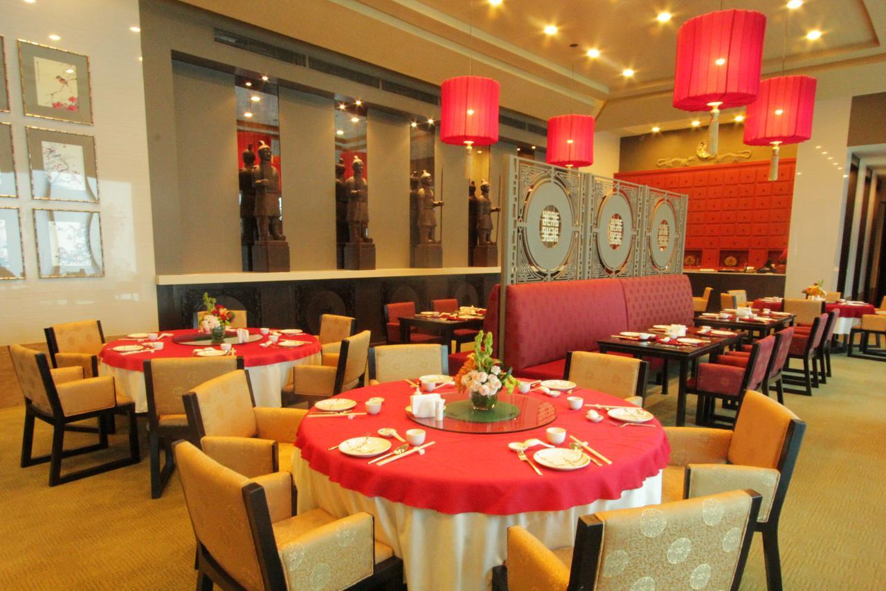 The Alpha Suites Makati City Екстер'єр фото