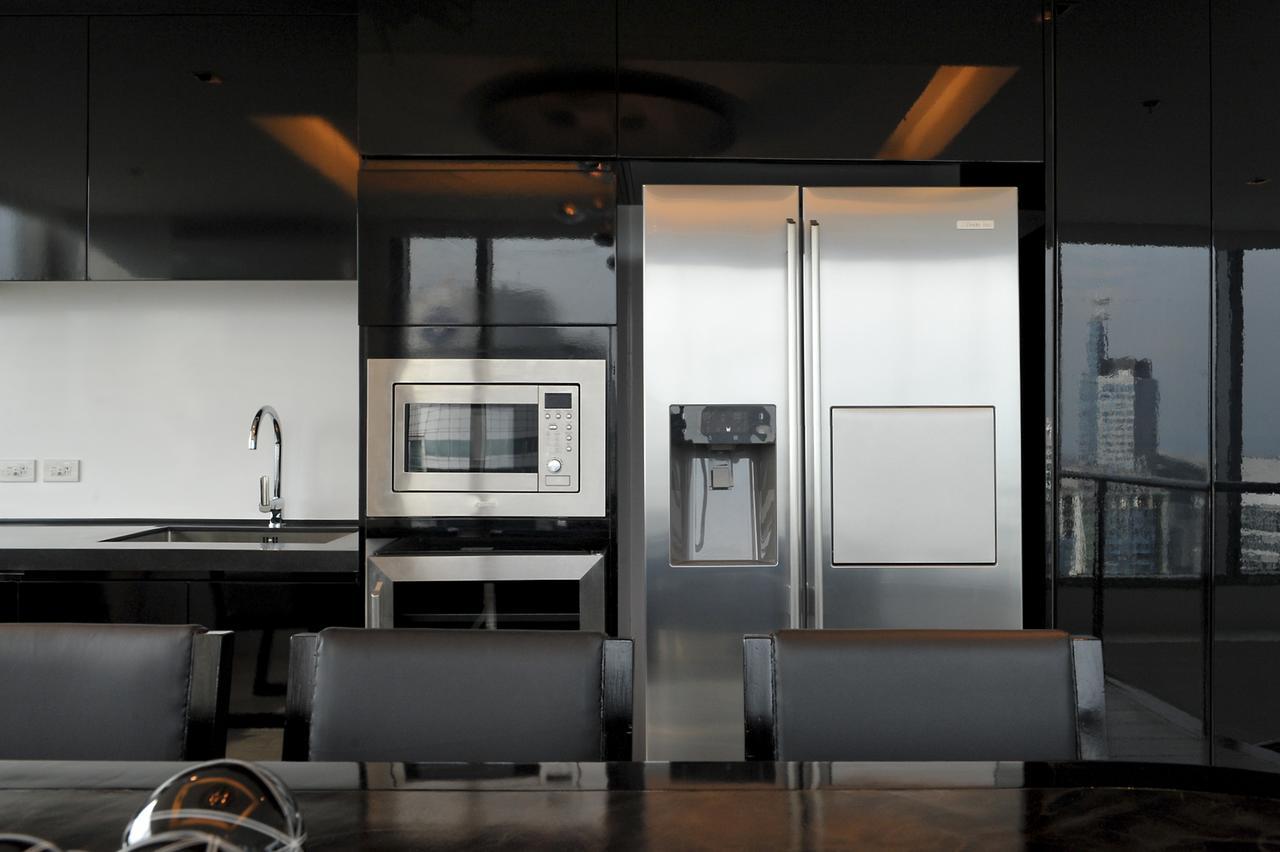 The Alpha Suites Makati City Екстер'єр фото