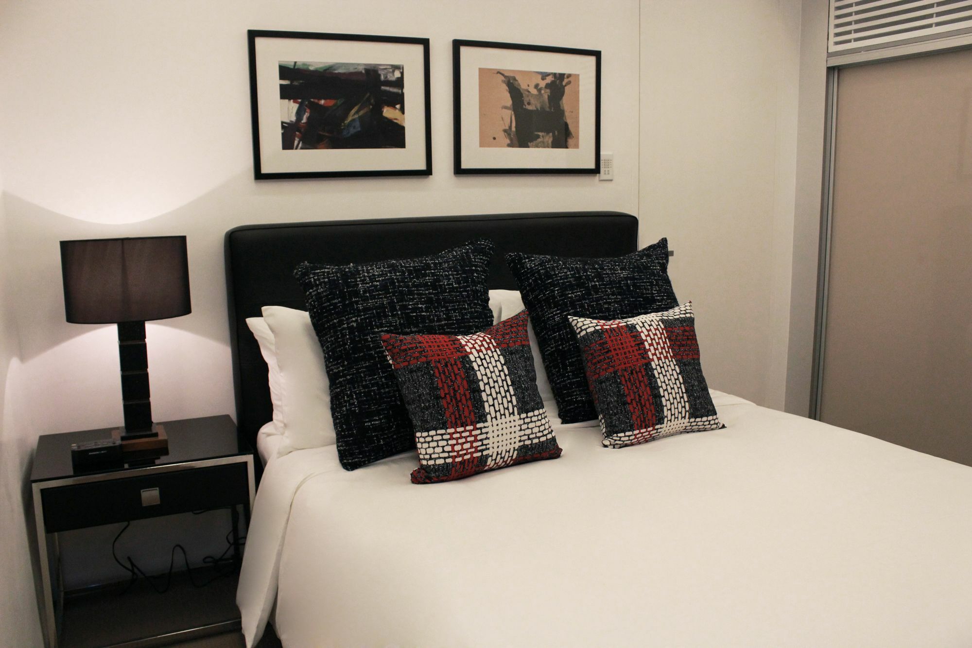 The Alpha Suites Makati City Екстер'єр фото