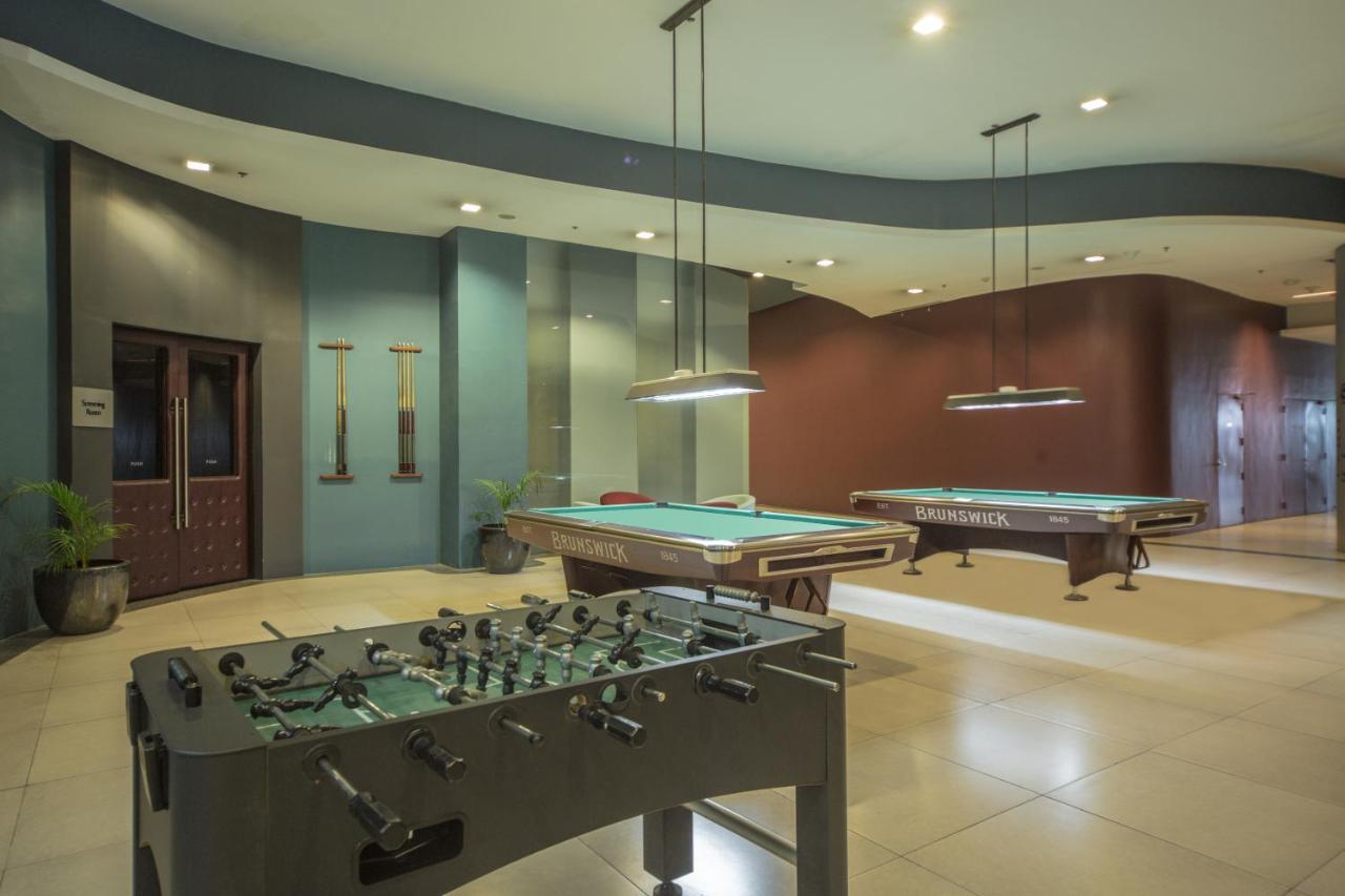 The Alpha Suites Makati City Екстер'єр фото